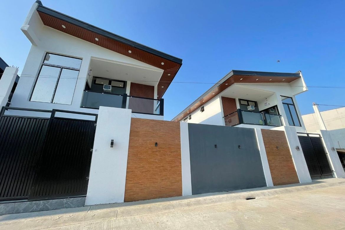 8 Bedroom House for Sale in Pansol, Calamba, Laguna