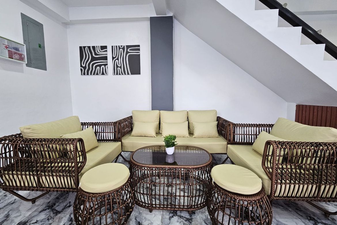 8 Bedroom House for Sale in Pansol, Calamba, Laguna – photo 4