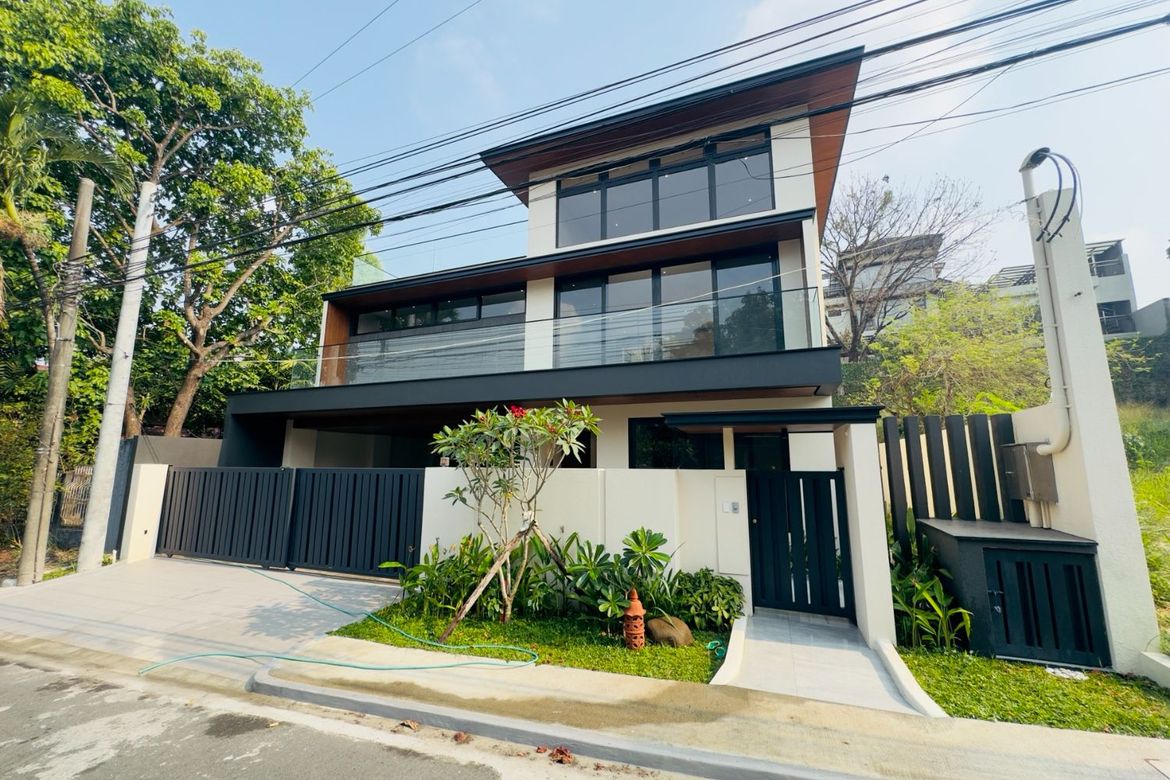 8 Bedroom House for Sale in Pasong Tamo, Quezon City, Metro Manila – photo 3
