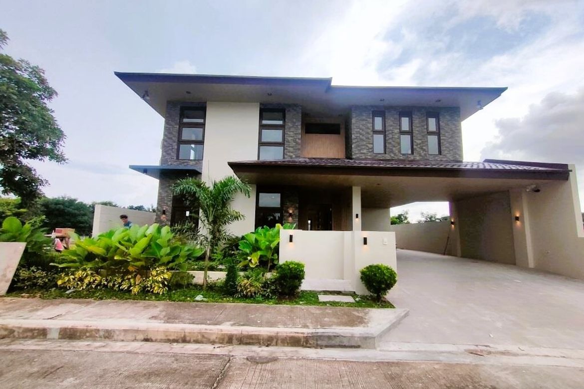 8 Bedroom House for Sale in Pilar, Las Piñas, Metro Manila