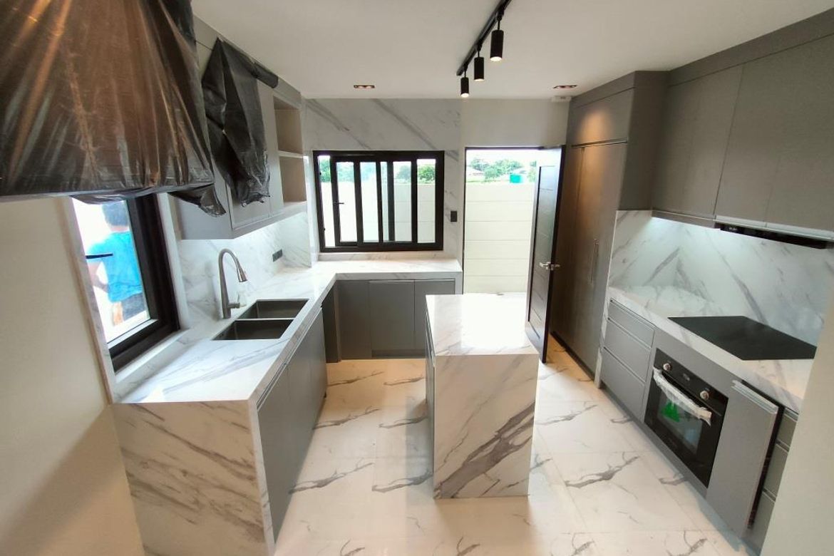 8 Bedroom House for Sale in Pilar, Las Piñas, Metro Manila – photo 8