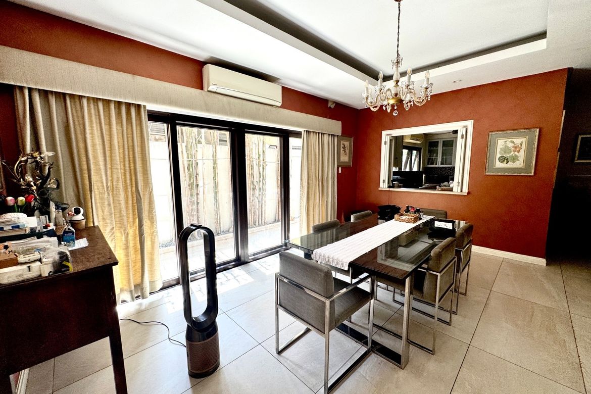 8 Bedroom House for Sale in San Lorenzo, Makati City near MRT-3 Ayala – photo 3