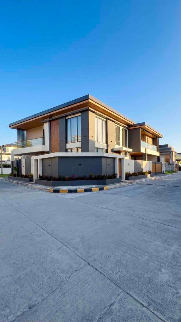 8-Bedroom Luxury Corner House with Pool for Sale in Greenwoods Executive Village, Pasig–Cainta – photo 26