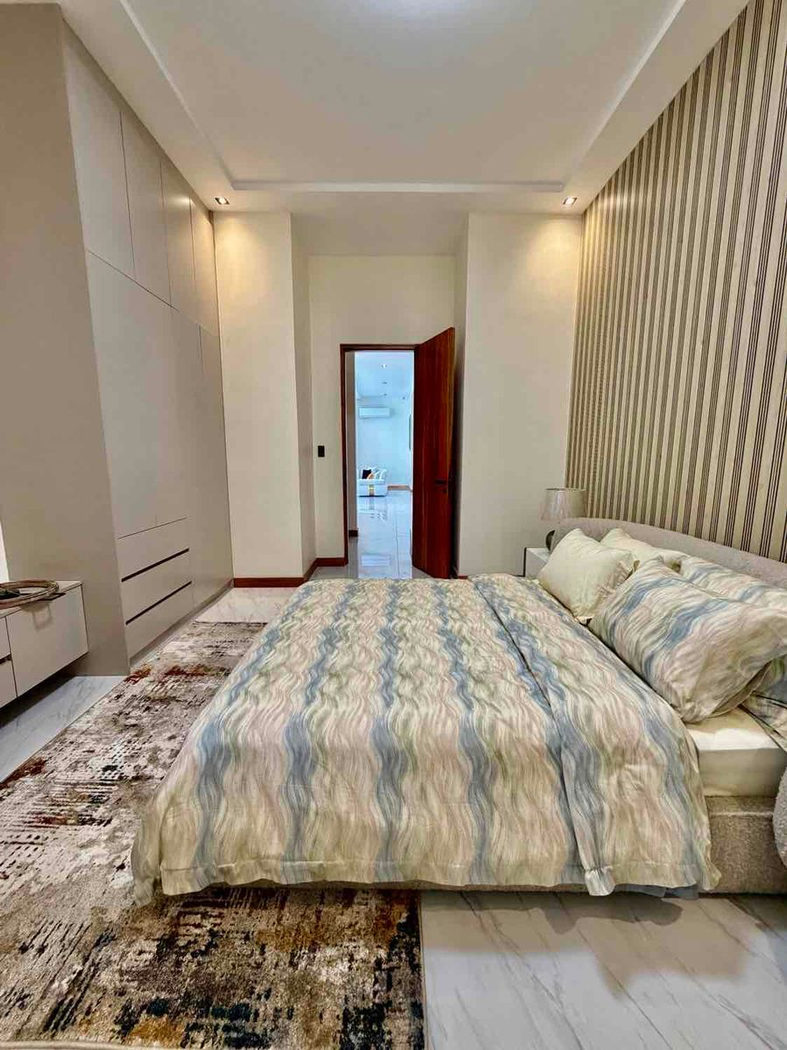 8-Bedroom Luxury Corner House with Pool for Sale in Greenwoods Executive Village, Pasig–Cainta – photo 30