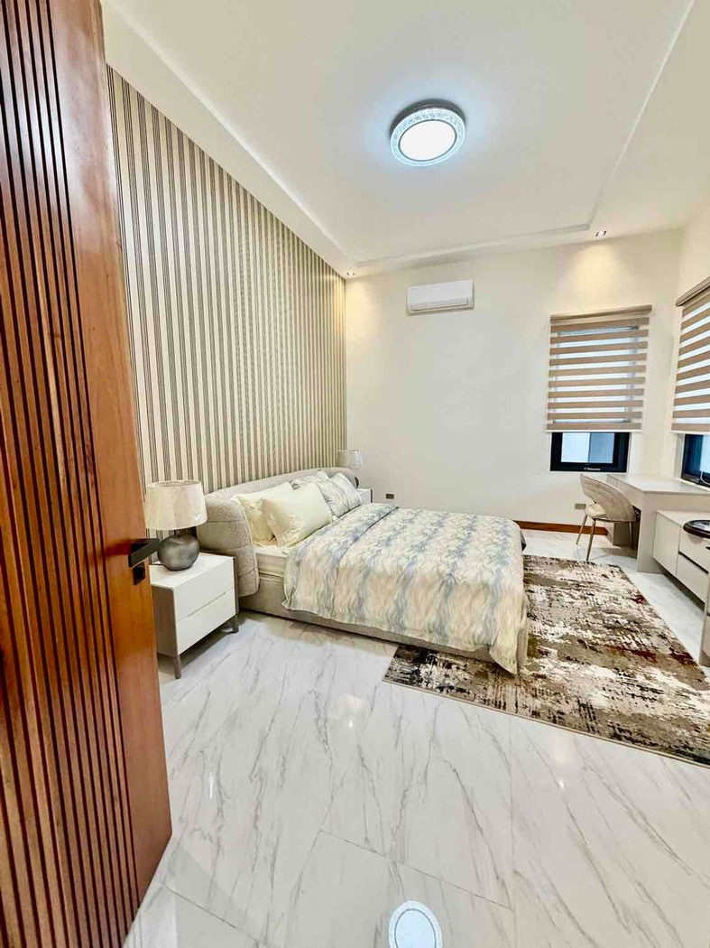 8-Bedroom Luxury Corner House with Pool for Sale in Greenwoods Executive Village, Pasig–Cainta – photo 31