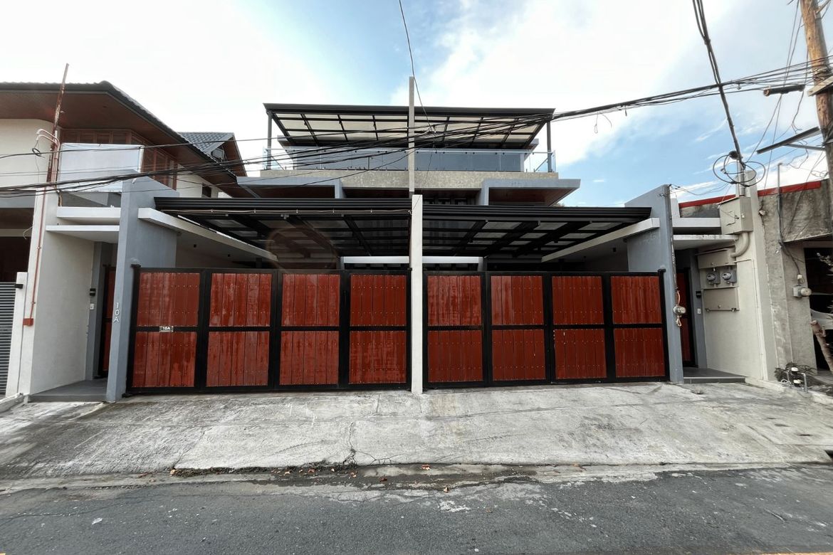 8 Bedroom Townhouse for Sale in Merville, Parañaque, Metro Manila