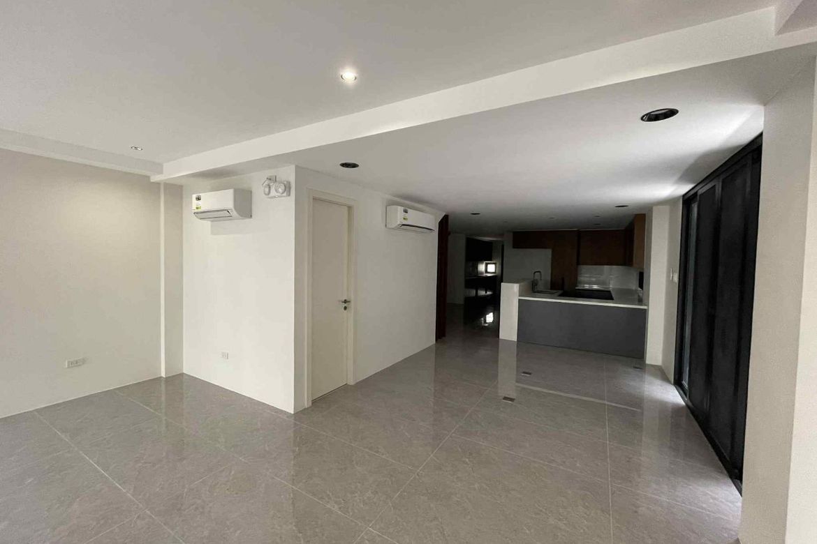 8 Bedroom Townhouse for Sale in Merville, Parañaque, Metro Manila – photo 3