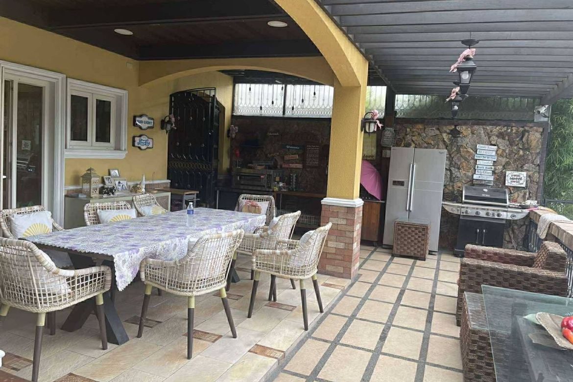 8 Bedroom Townhouse for Sale in Muntingdilaw, Antipolo, Rizal – photo 4