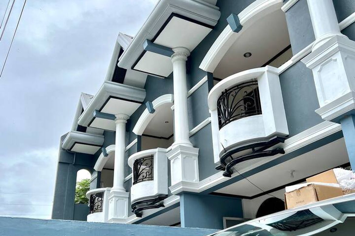 8 Bedroom Townhouse for Sale in San Agustin, San Fernando, Pampanga