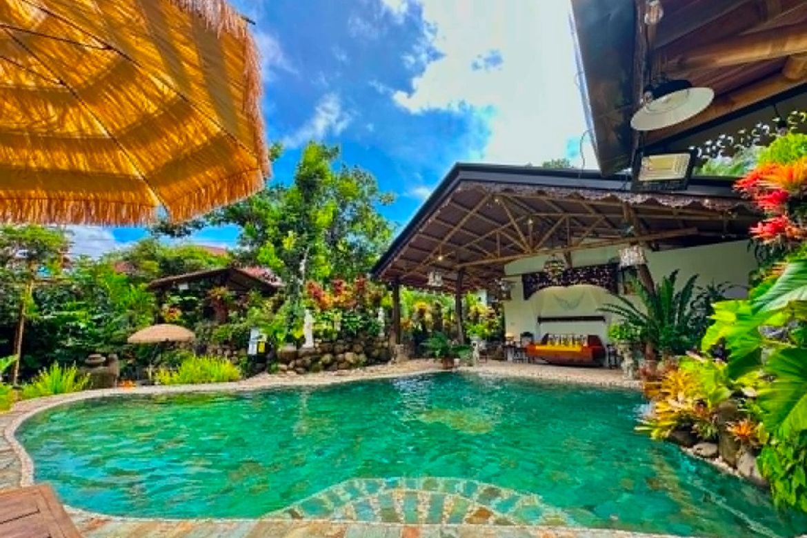 8 Bedroom Villa for Sale in San Miguel, Majayjay, Laguna