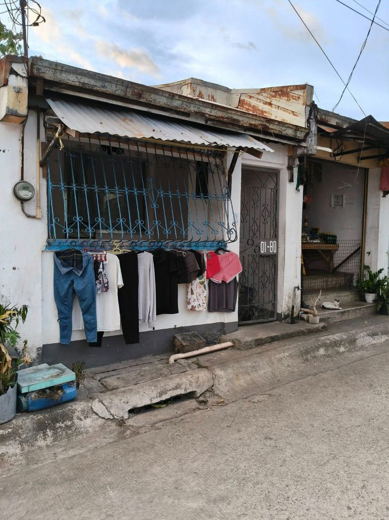 82 SQM Commercial-Residential House and Lot with 3 Doors for Sale in Carissa 1, Teresa, Rizal – photo 3