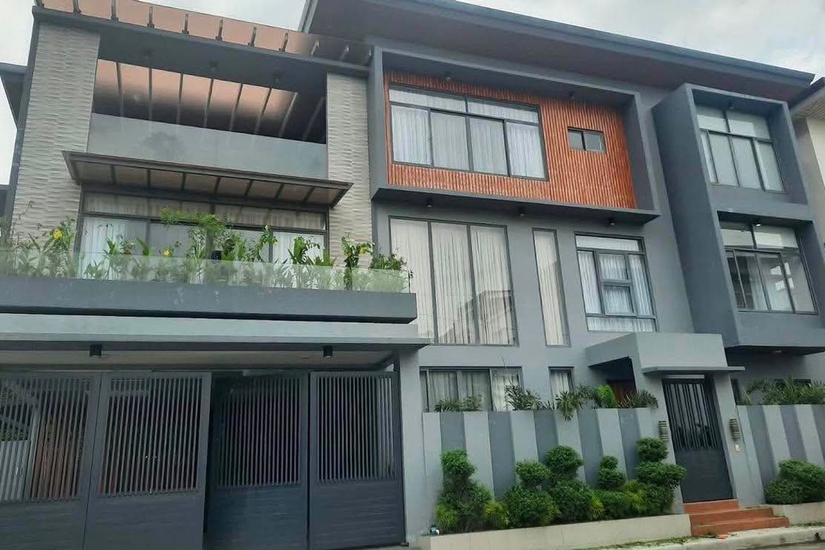 9 Bedroom House for Sale in Greenwoods Executive Village - Cainta, San Andres, Cainta, Rizal