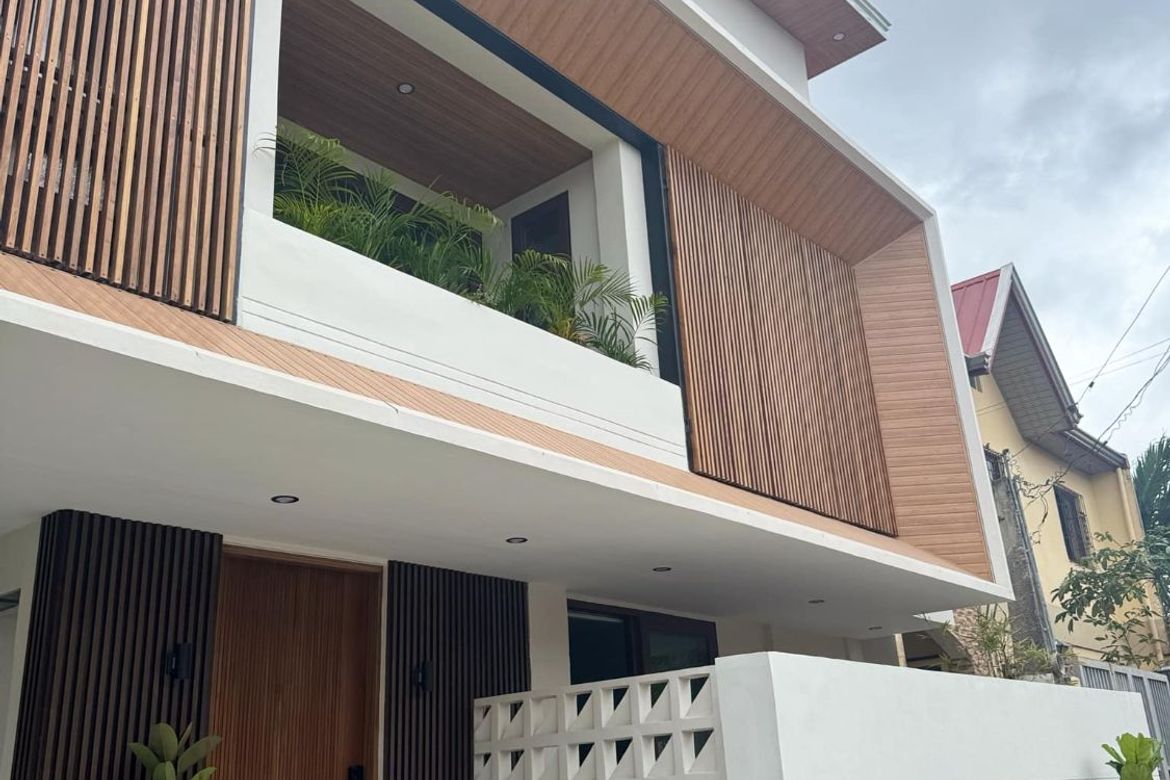 9 Bedroom House for Sale in Lawa, Calamba, Laguna