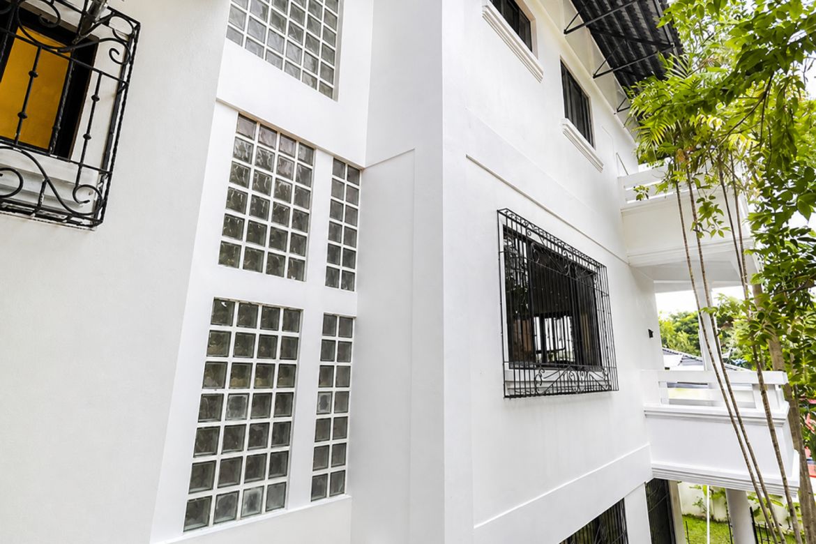 9 Bedroom House for Sale in LOYOLA GRAND VILLAS, Ramon Magsaysay, Quezon City, Metro Manila near LRT-1 Roosevelt – photo 2