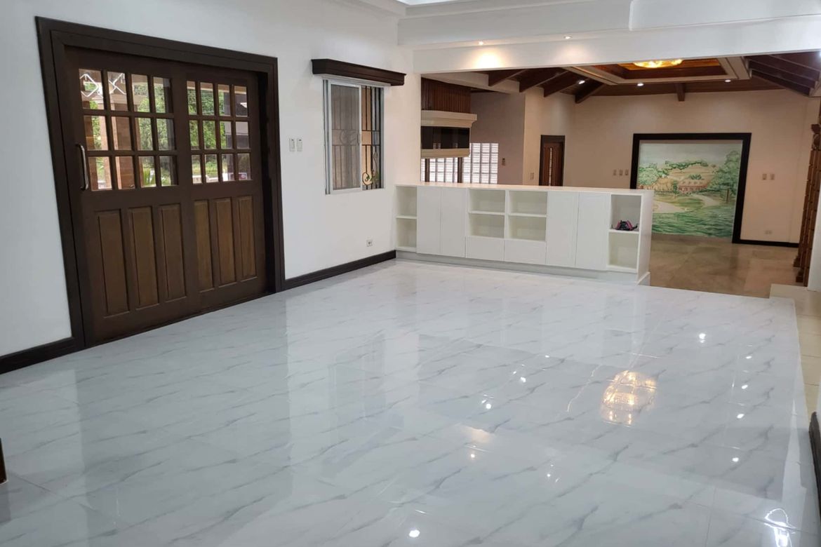 9 Bedroom House for Sale in Pulung Maragul, Angeles, Pampanga