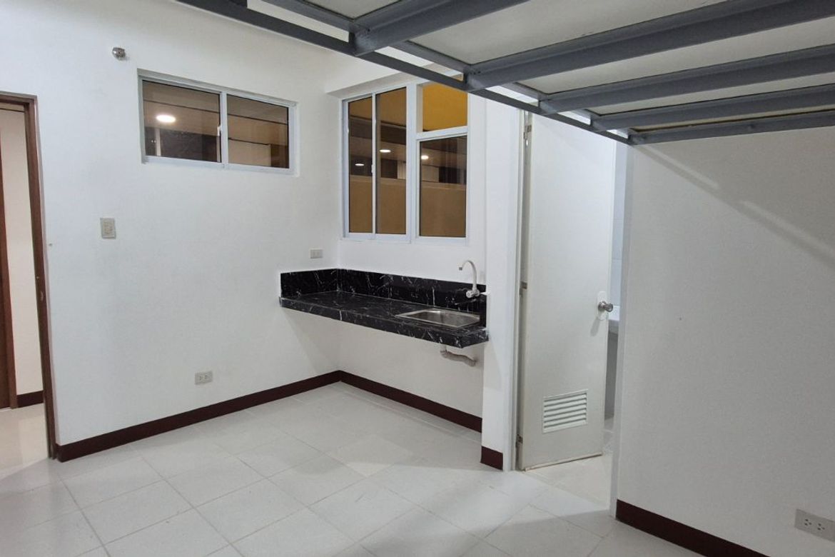 Apartment for Rent in Poblacion, Makati, Metro Manila photo 8
