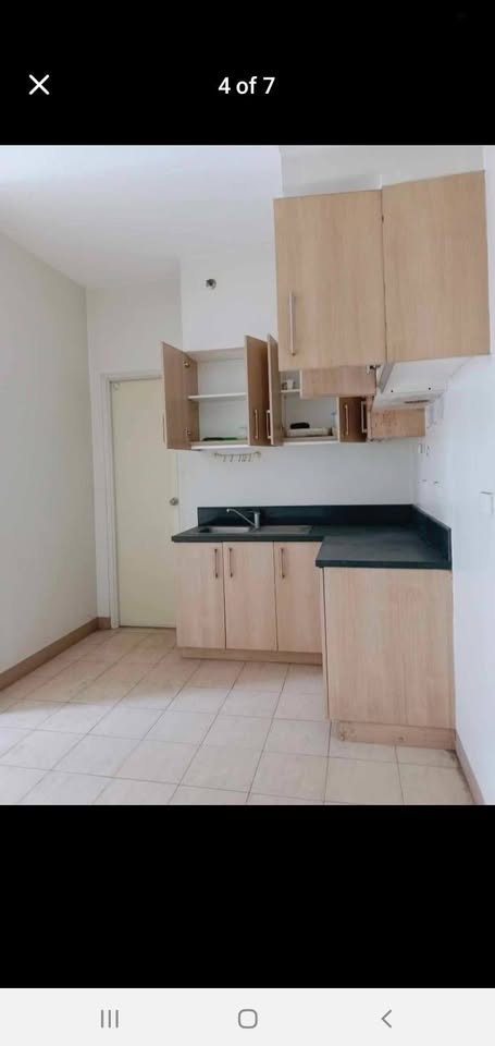 Bank-Foreclosed 1-Bedroom Condo for Sale at One Pacific Place, Makati – photo 4