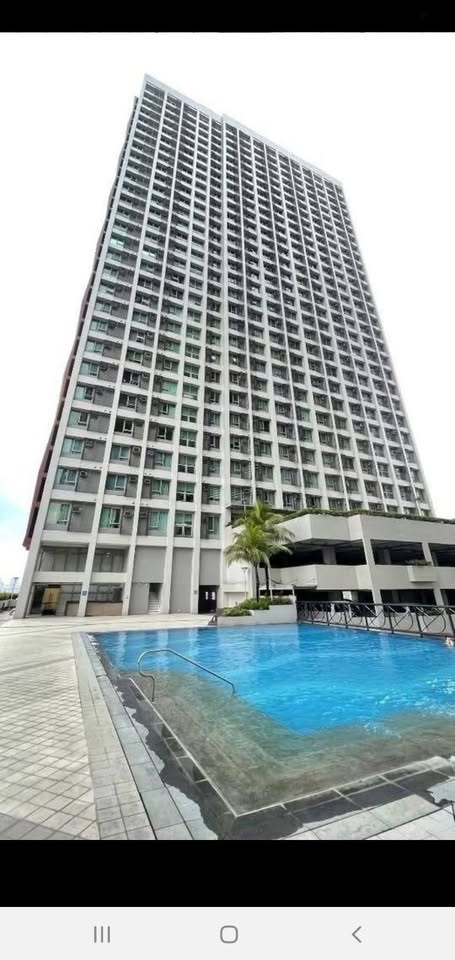 Bank-Foreclosed Condo for Sale at The Capital Towers, Quezon City – photo 2