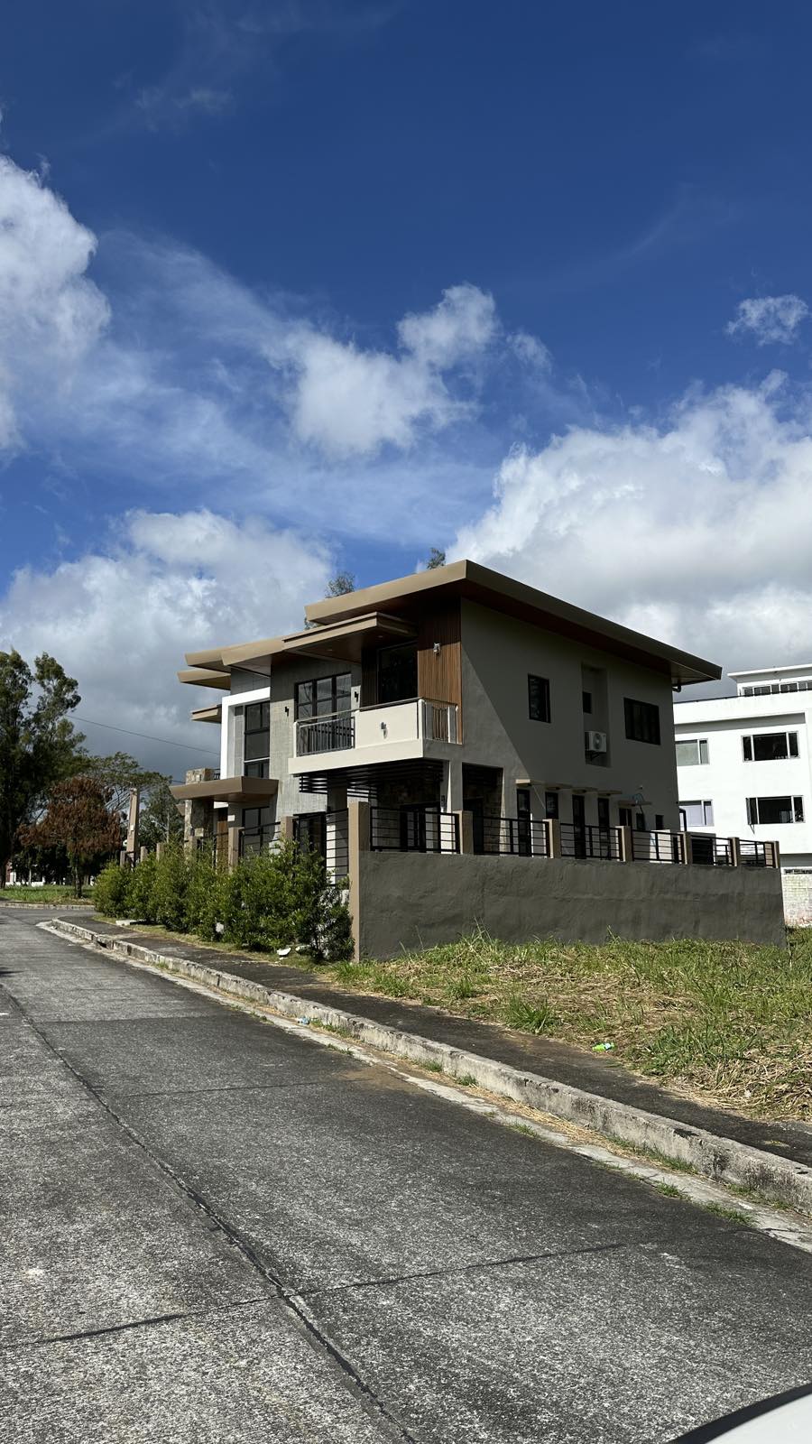 Beautiful 3-Bedroom House and Lot for Sale in Pueblo Del Sol, Tagaytay City – photo 2