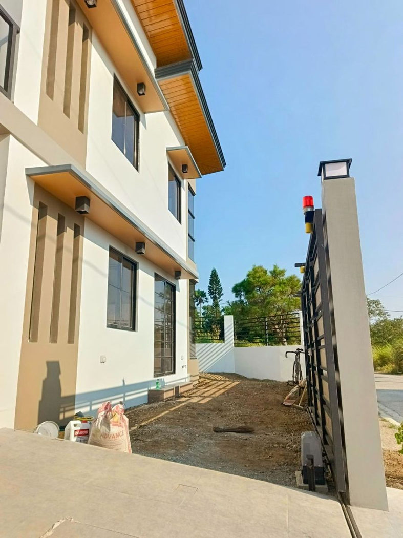 Brand-New 4-Bedroom Corner House for Sale in Pineview Heights, Salaban, Amadeo, Cavite – photo 15