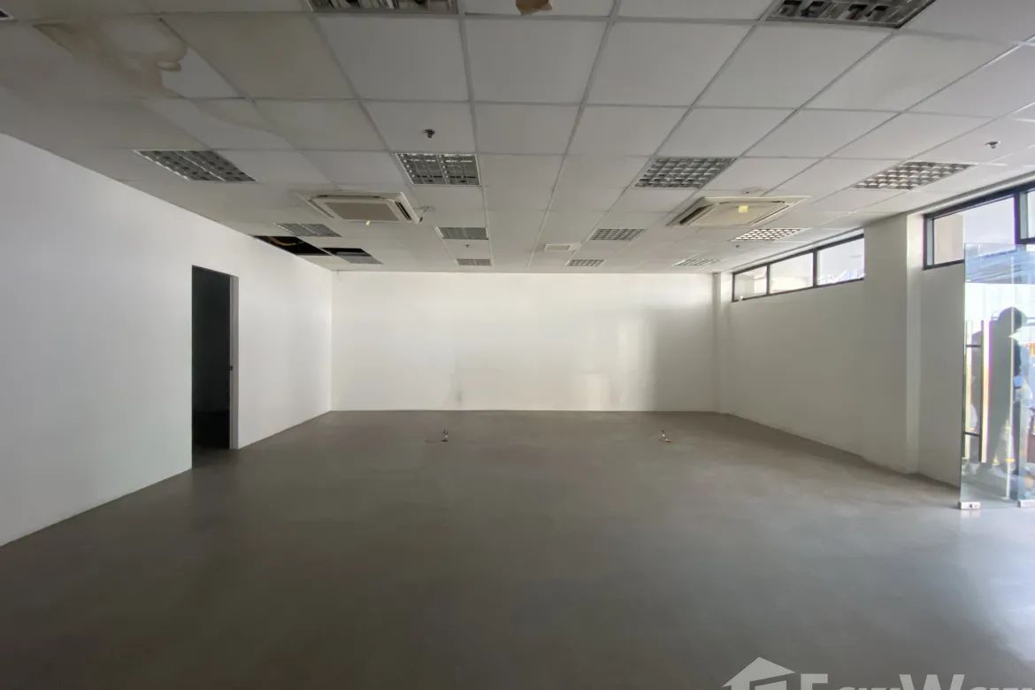 Commercial for Rent in Comembo, Makati, Metro Manila photo 6
