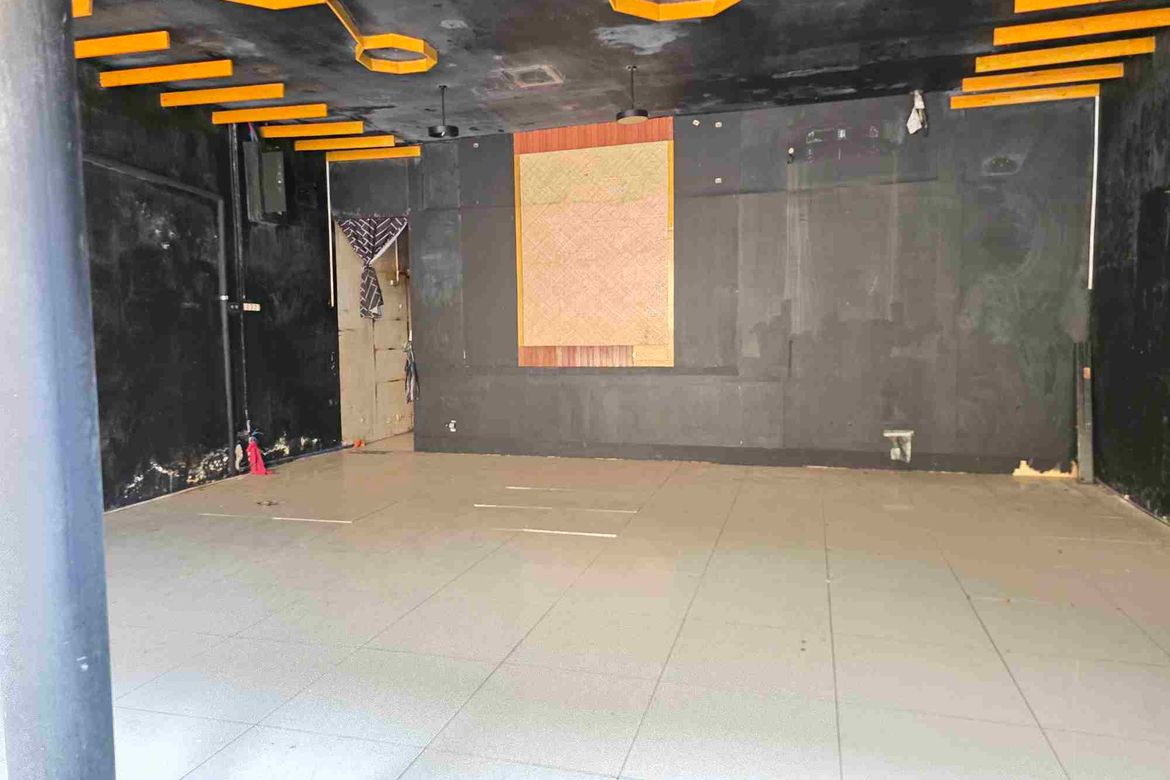 Commercial for Rent in South Triangle, Quezon City, Metro Manila near MRT-3 Quezon Avenue photo 5