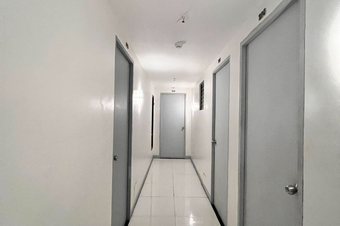 Commercial for Sale in Bangkal, Makati, Metro Manila near MRT-3 Magallanes – photo 2