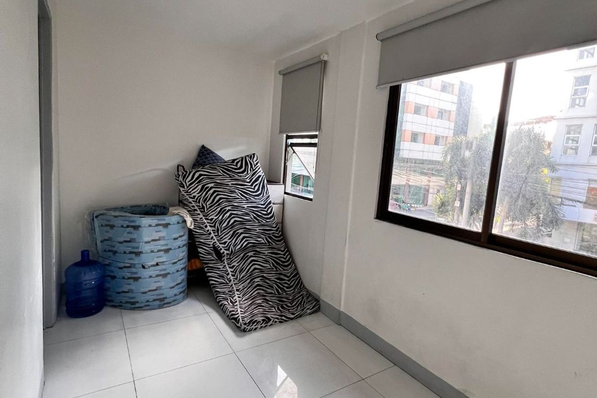 Commercial for Sale in Bangkal, Makati, Metro Manila near MRT-3 Magallanes – photo 6