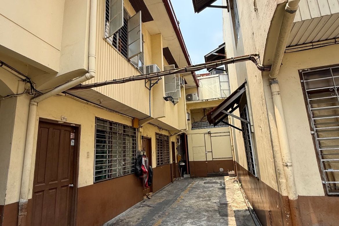 Commercial for Sale in Barangay 40, Pasay, Metro Manila near LRT-1 Gil Puyat