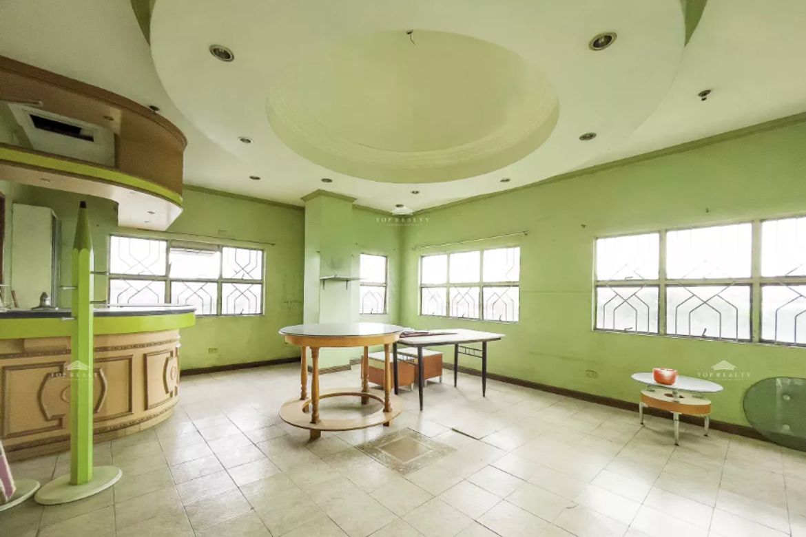 Commercial for Sale in Barangay 72, Pasay, Metro Manila near LRT-1 Libertad – photo 4