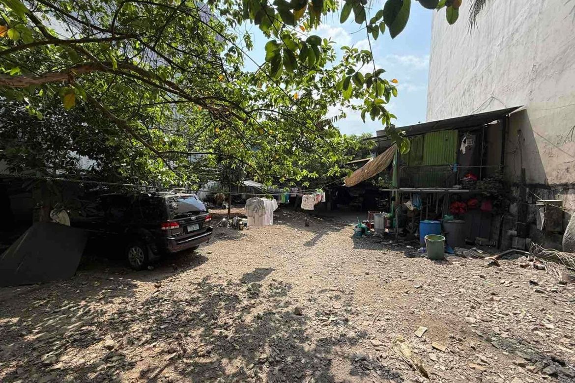 Commercial for Sale in Commonwealth, Quezon City, Metro Manila