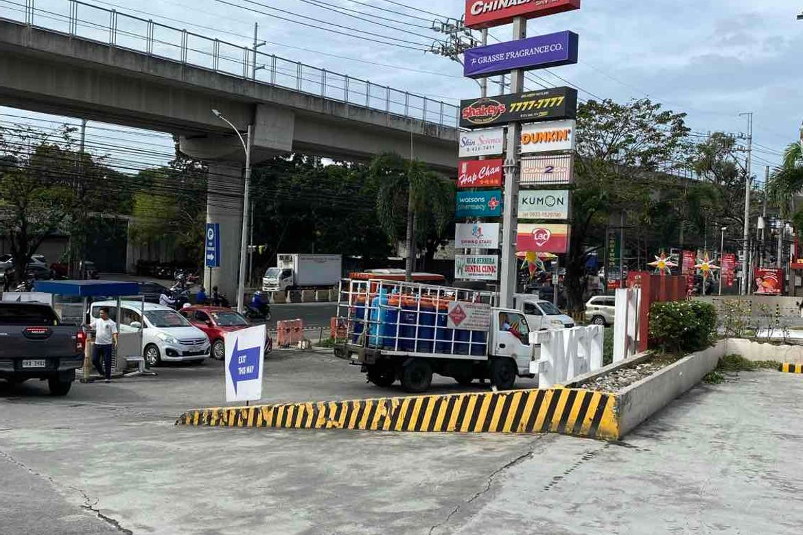 Commercial for Sale in Fairview, Quezon City, Metro Manila