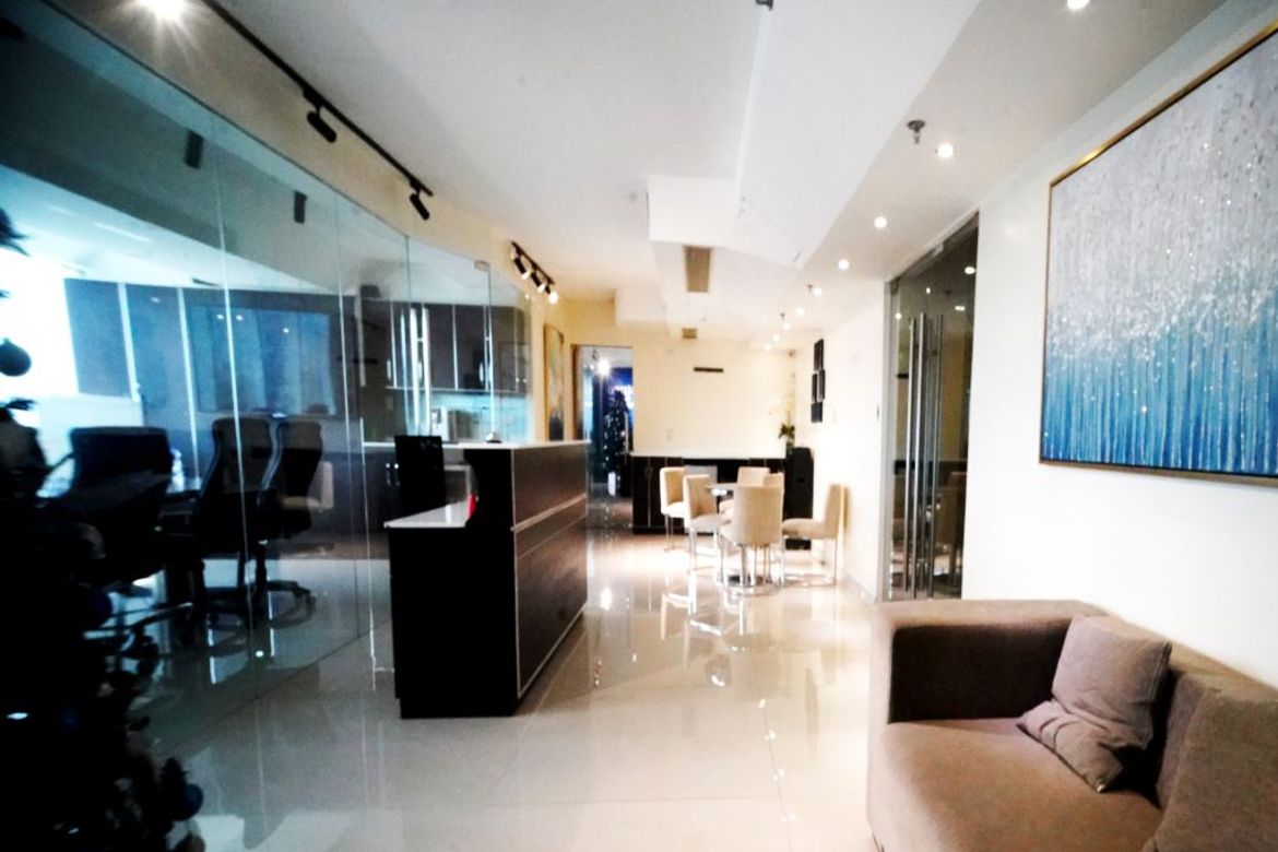 Commercial for Sale in Guadalupe Viejo, Makati, Metro Manila near MRT-3 Guadalupe