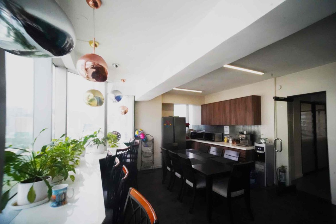 Commercial for Sale in Guadalupe Viejo, Makati, Metro Manila near MRT-3 Guadalupe – photo 2