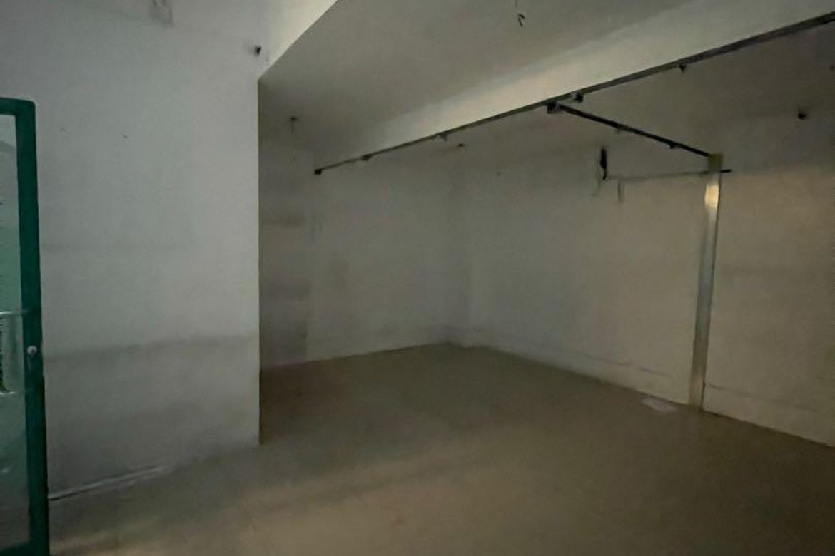 Commercial for Sale in Highway Hills, Mandaluyong, Metro Manila near MRT-3 Boni – photo 2