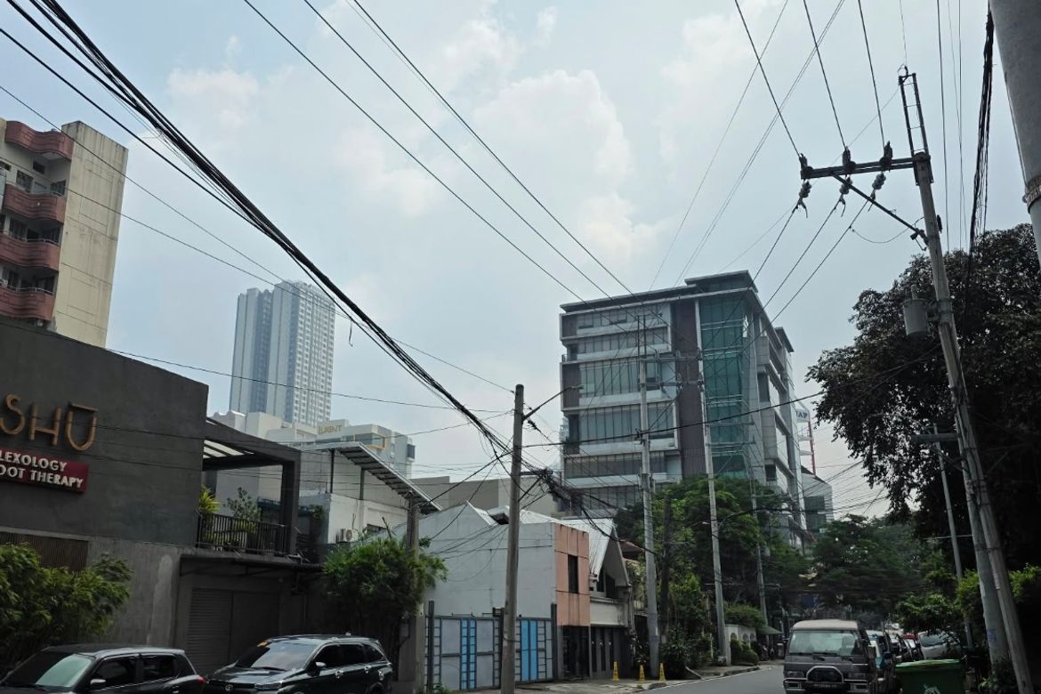 Commercial for Sale in Laging Handa, Quezon City, Metro Manila near MRT-3 Kamuning