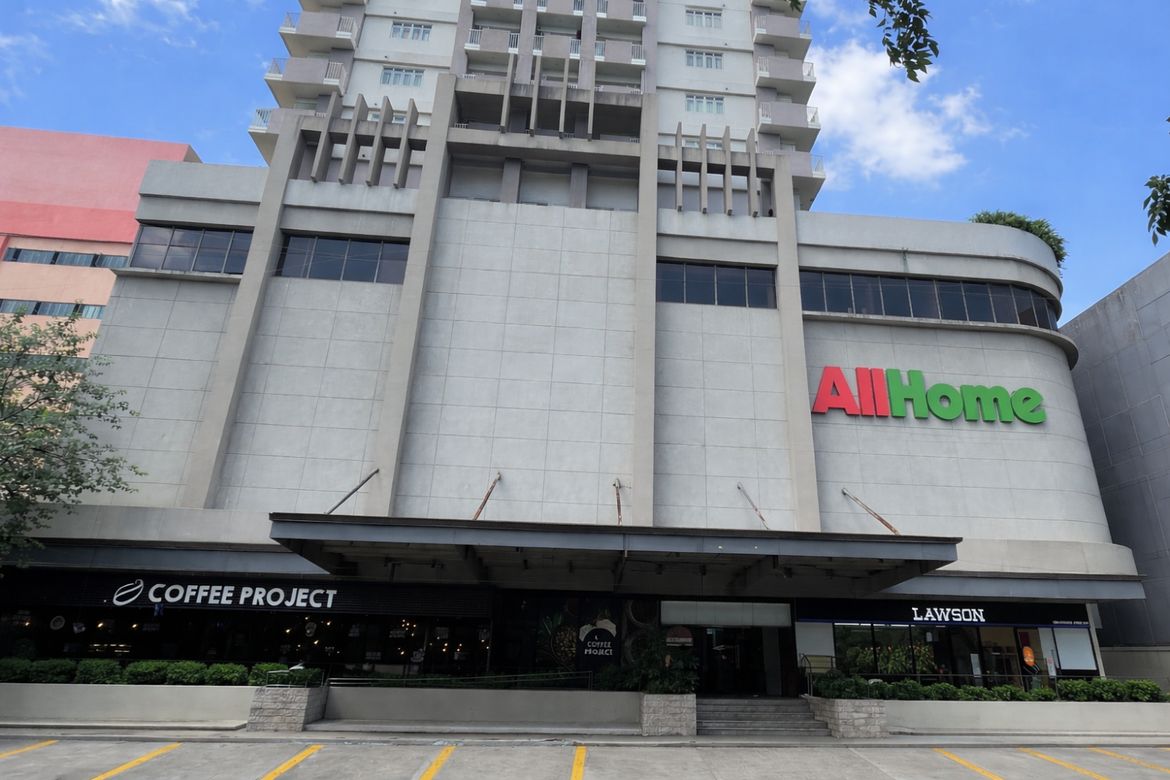 Commercial for Sale in Laureano di Trevi Tower, Pio Del Pilar, Makati, Metro Manila near MRT-3 Magallanes – photo 6