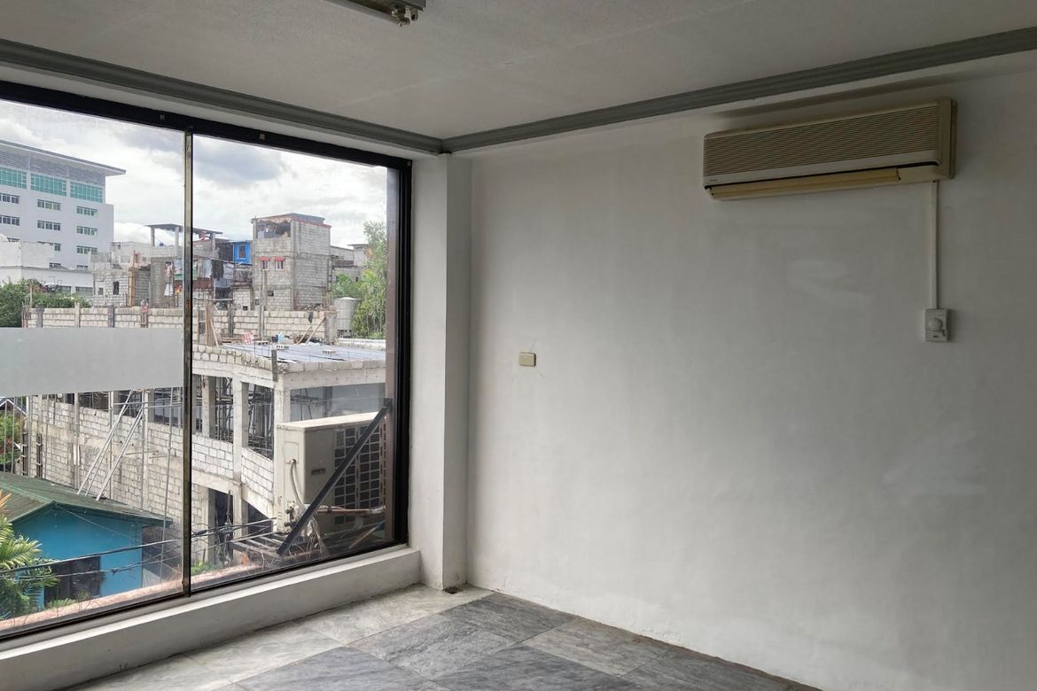 Commercial for Sale in Malamig, Mandaluyong, Metro Manila near MRT-3 Boni – photo 6