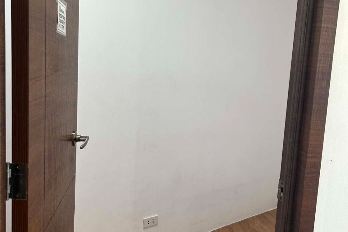 Commercial for Sale in One Corporate Center, San Antonio, Pasig, Metro Manila near MRT-3 Ortigas – photo 3