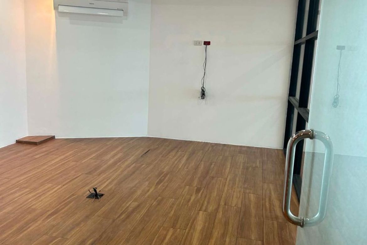 Commercial for Sale in One Corporate Center, San Antonio, Pasig, Metro Manila near MRT-3 Ortigas – photo 8