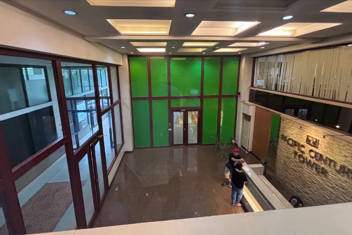 Commercial for Sale in Pacific Century Tower, South Triangle, Quezon City, Metro Manila near MRT-3 Quezon Avenue – photo 2