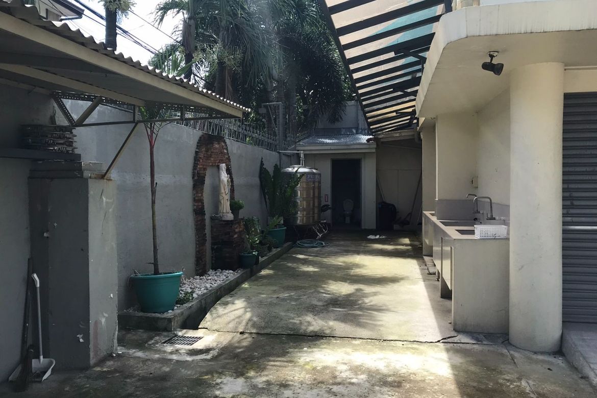 Commercial for Sale in Palanan, Makati, Metro Manila – photo 5