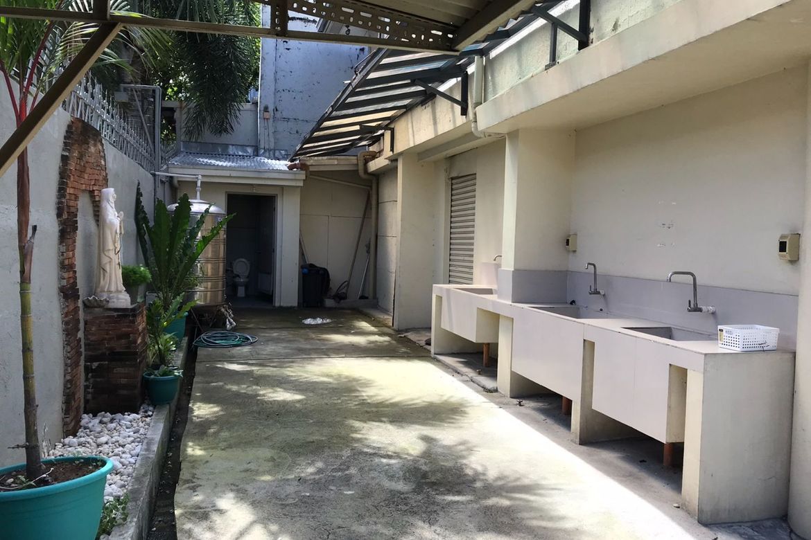 Commercial for Sale in Palanan, Makati, Metro Manila – photo 7