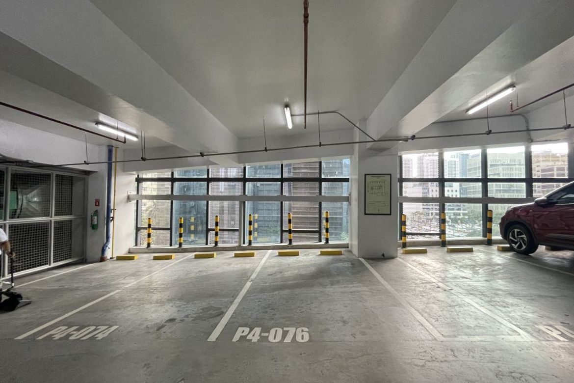 Commercial for Sale in Park Triangle Corporate Plaza, BGC, Taguig, Metro Manila