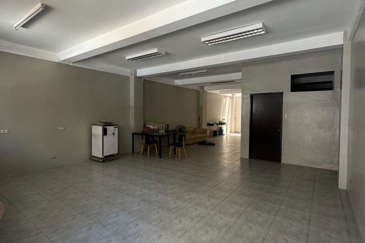 Commercial for Sale in Pio Del Pilar, Makati, Metro Manila – photo 2