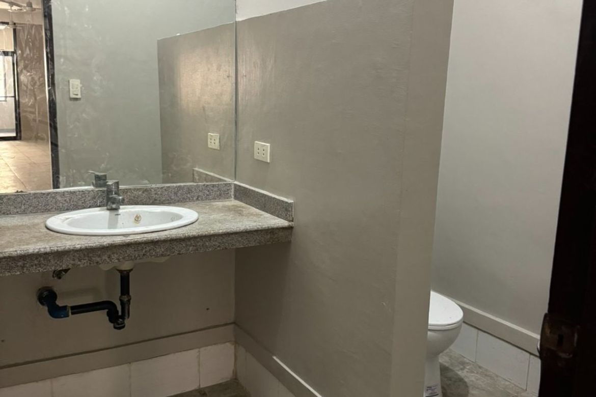 Commercial for Sale in Pio Del Pilar, Makati, Metro Manila – photo 5