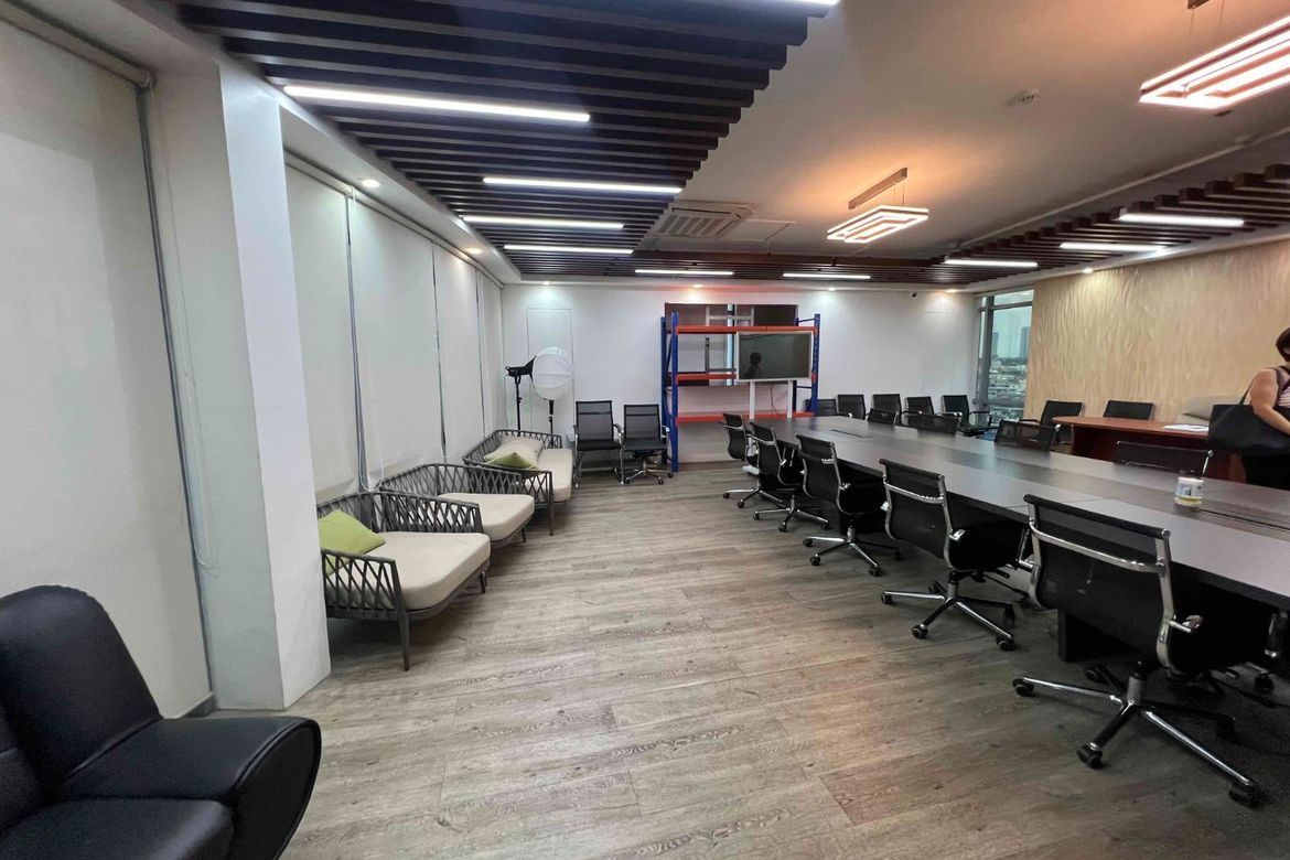 Commercial for Sale in Poblacion, Makati, Metro Manila – photo 4