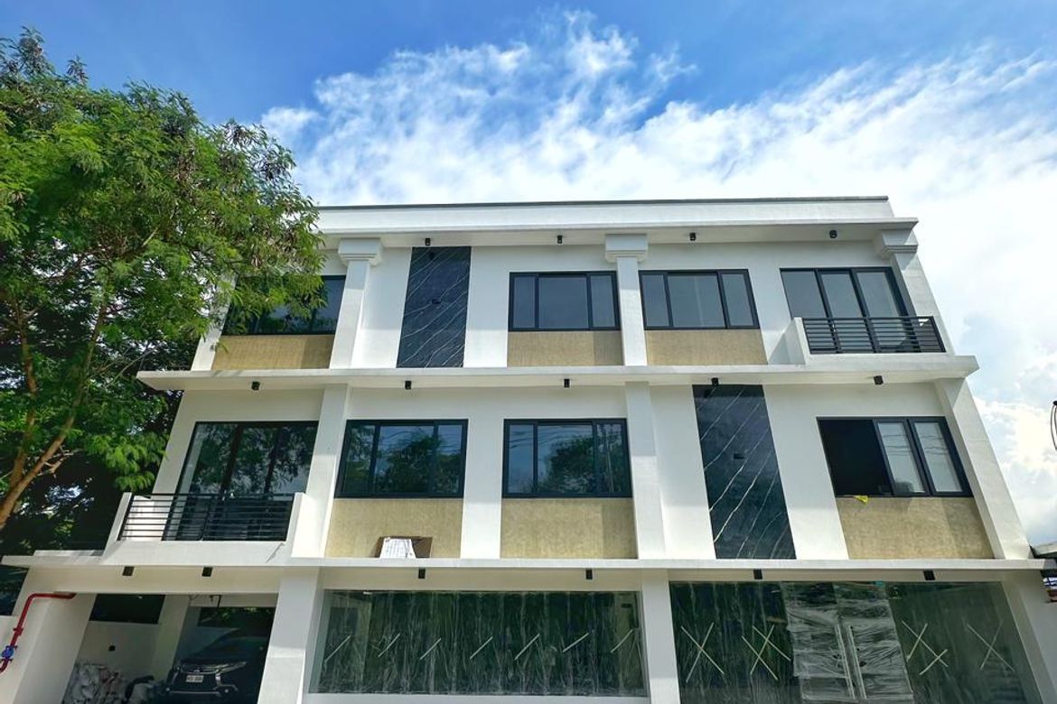 Commercial for Sale in Poblacion, Muntinlupa, Metro Manila