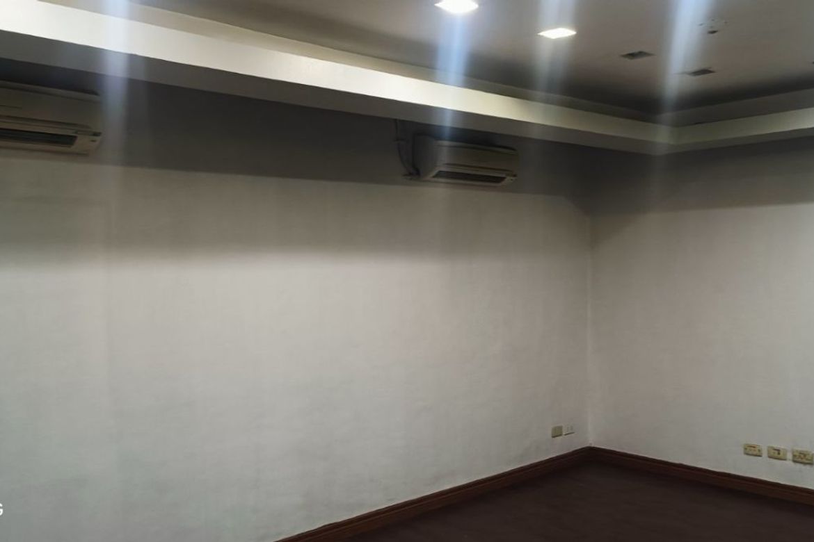 Commercial for Sale in Prestige Tower, San Antonio, Pasig, Metro Manila near MRT-3 Ortigas – photo 4