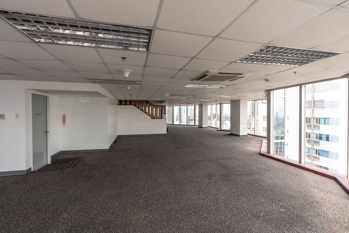Commercial for Sale in San Lorenzo, Makati, Metro Manila – photo 4